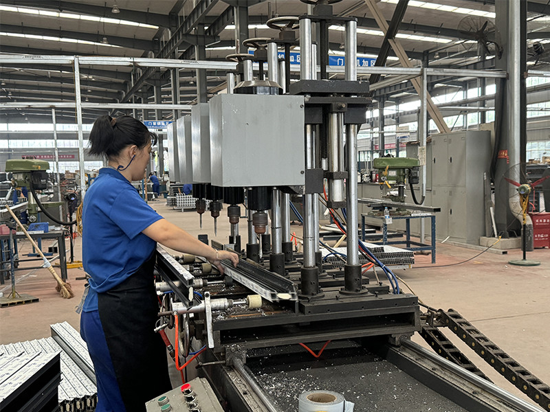 Shiny-Control Technology Develop (Beijing) Co., Ltd. üreticinin üretim hattı