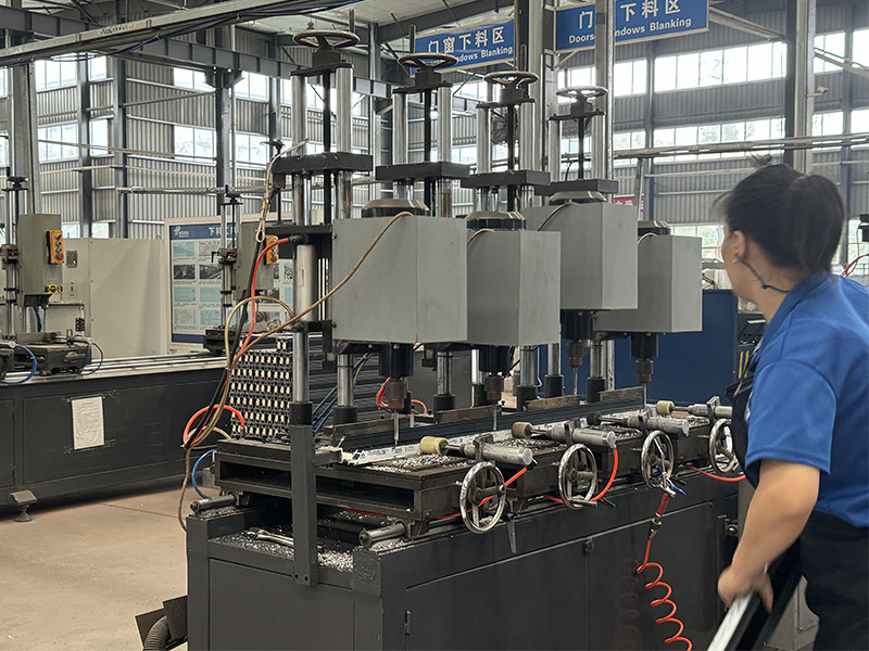 Shiny-Control Technology Develop (Beijing) Co., Ltd. üreticinin üretim hattı